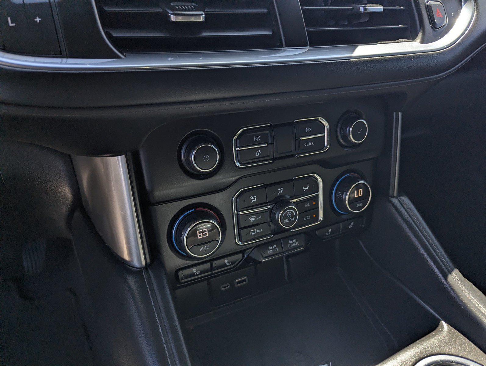 Used 2021 Chevrolet Tahoe LT AWD/4WD image 13