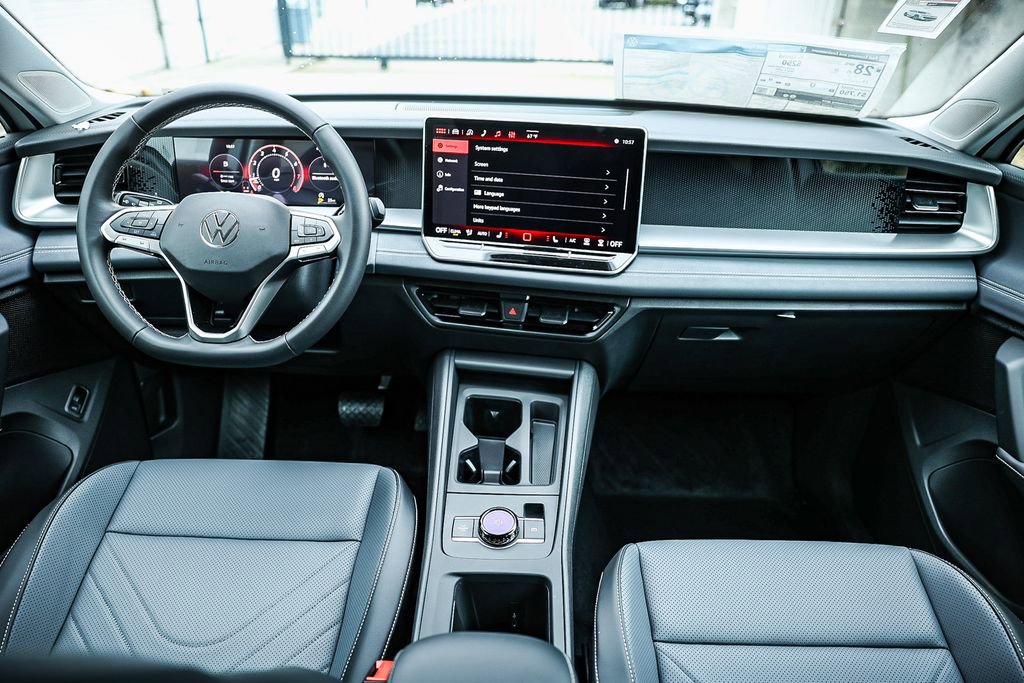 New 2026 Volkswagen Tiguan SE image 19