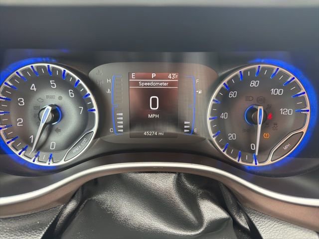 Used 2024 Chrysler Voyager LX FWD image 28