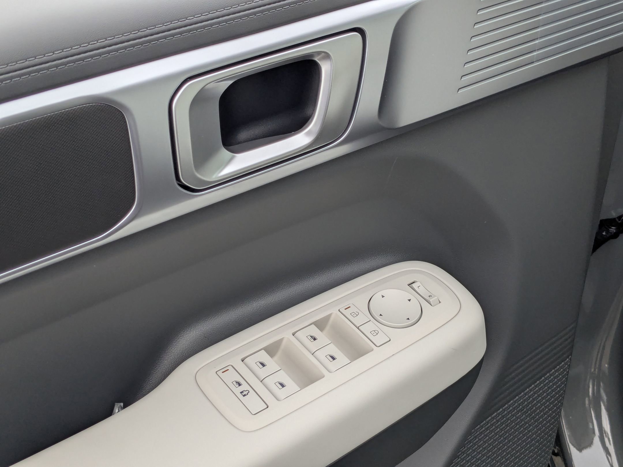 New 2026 Hyundai Santa Fe SE AWD/4WD image 16