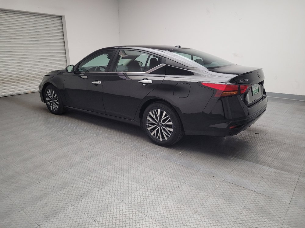 Used 2023 Nissan Altima 2.5 SV image 3