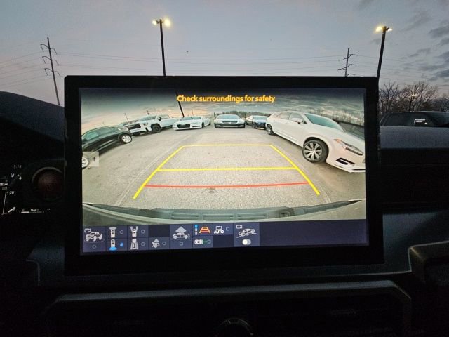 Used 2025 Toyota Tacoma TRD Off-Road image 45