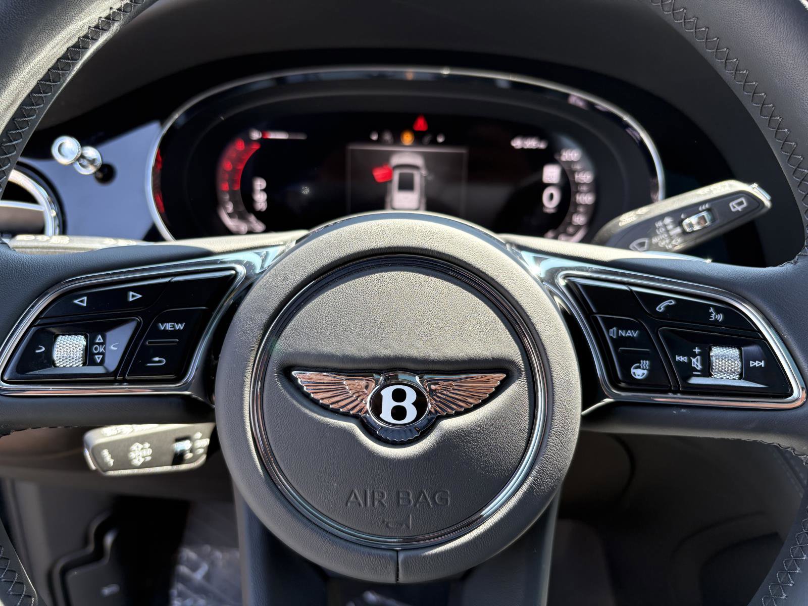 Used 2024 Bentley Bentayga image 24