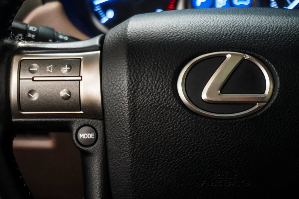 Used 2016 Lexus GX 460 w/ Premium Package AWD/4WD image 16