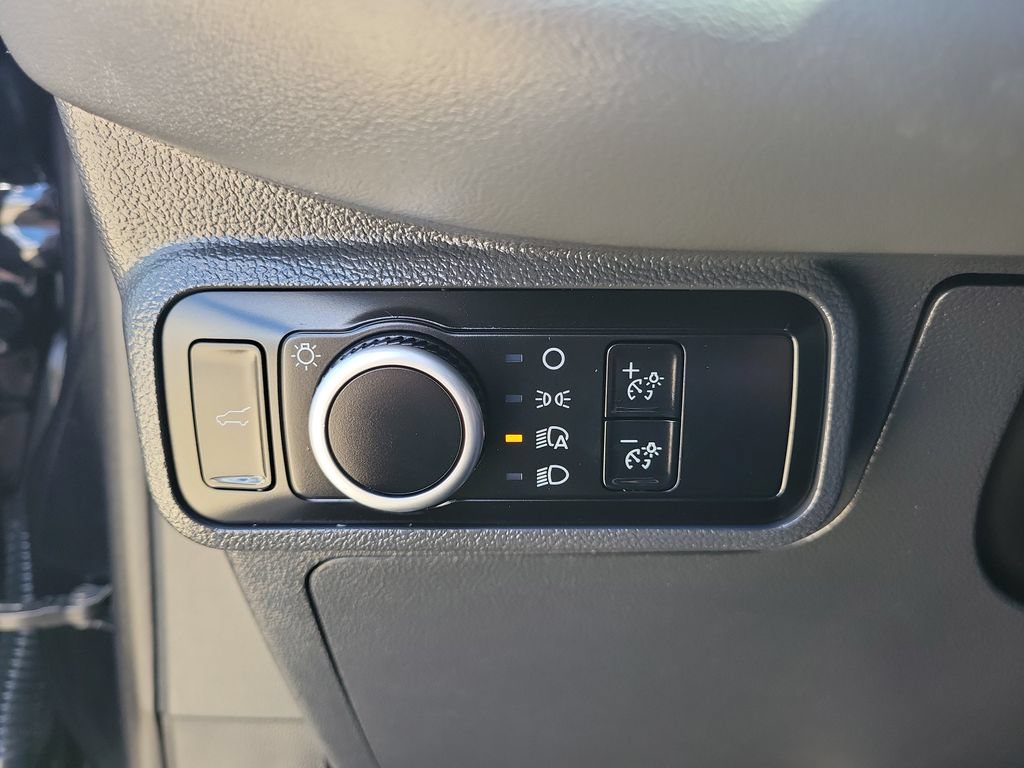 Used 2026 Ford Explorer Active AWD/4WD image 34