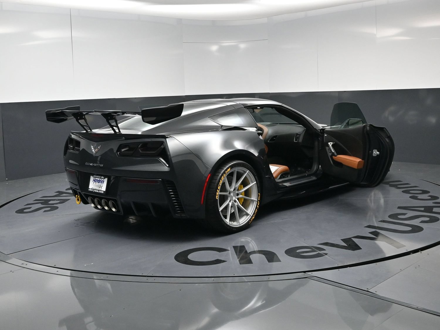 Used 2018 Chevrolet Corvette Grand Sport RWD image 28
