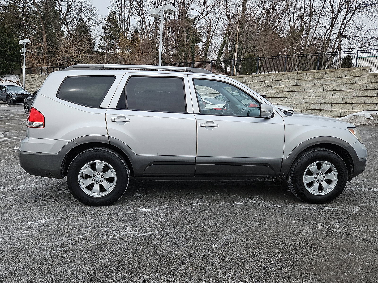 Used 2009 Kia Borrego EX image 7