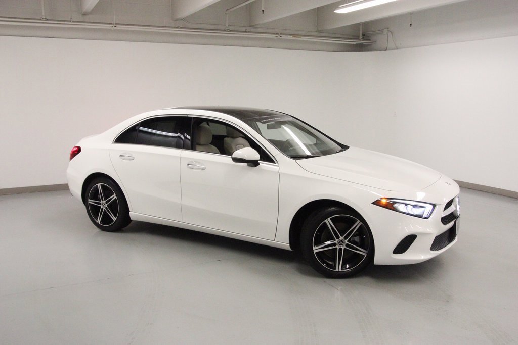 Certified 2022 Mercedes-Benz A 220 4MATIC image 4