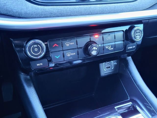 Used 2022 Jeep Compass Latitude w/ Sun and Sound Group image 18