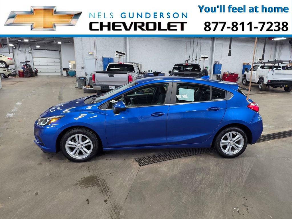 Used 2017 Chevrolet Cruze LT image 4