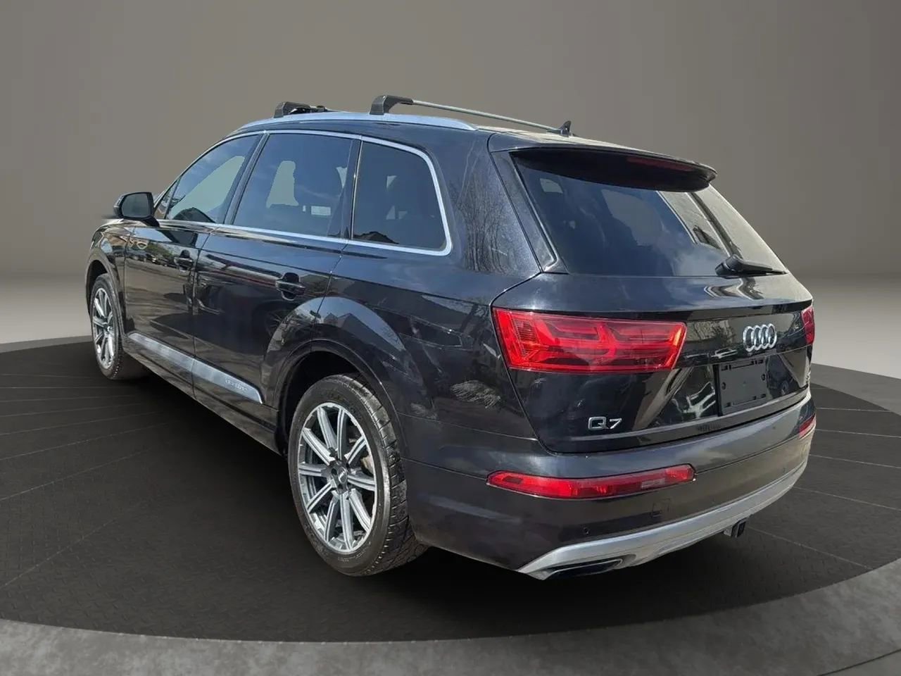 Used 2017 Audi Q7 3.0T Premium Plus w/ Premium Plus Package AWD/4WD image 7