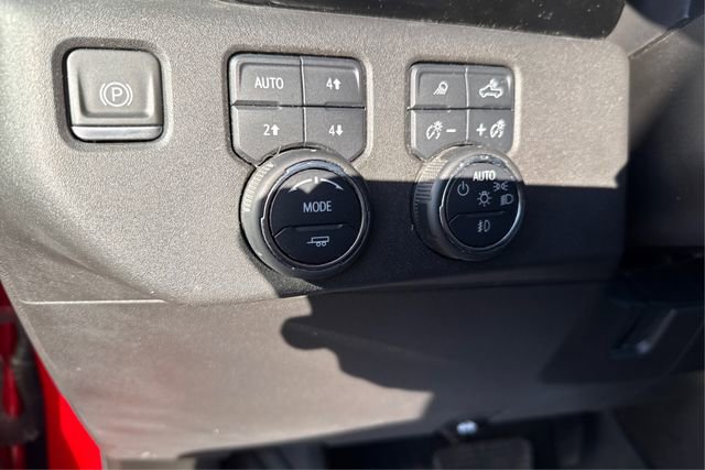 Used 2023 Chevrolet Silverado 1500 LT Trail Boss w/ LT Trail Boss Premium Package image 18