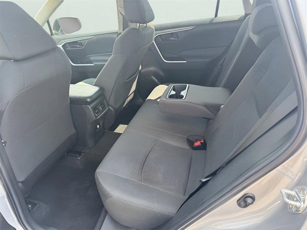 Used 2022 Toyota RAV4 LE image 26