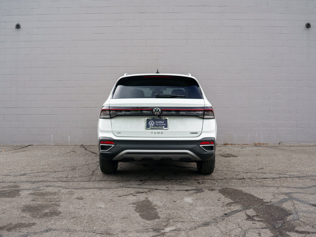 Certified 2025 Volkswagen Taos SE AWD/4WD image 6