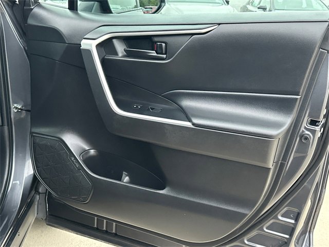 Certified 2022 Toyota RAV4 LE image 9