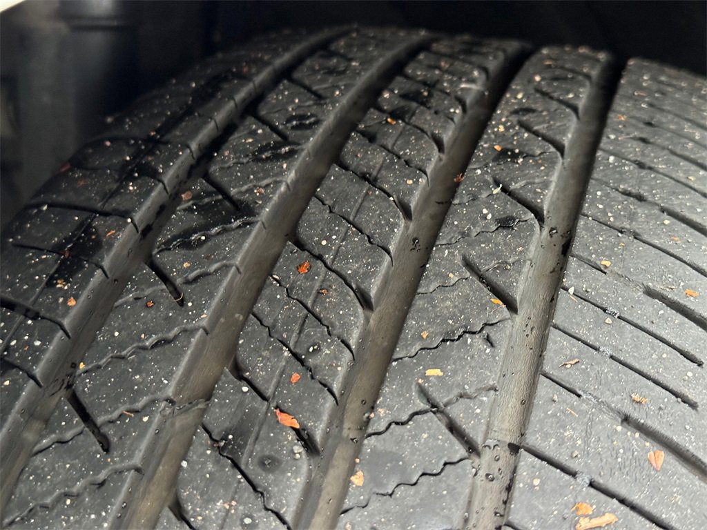 Certified 2025 Toyota Sienna Platinum image 28