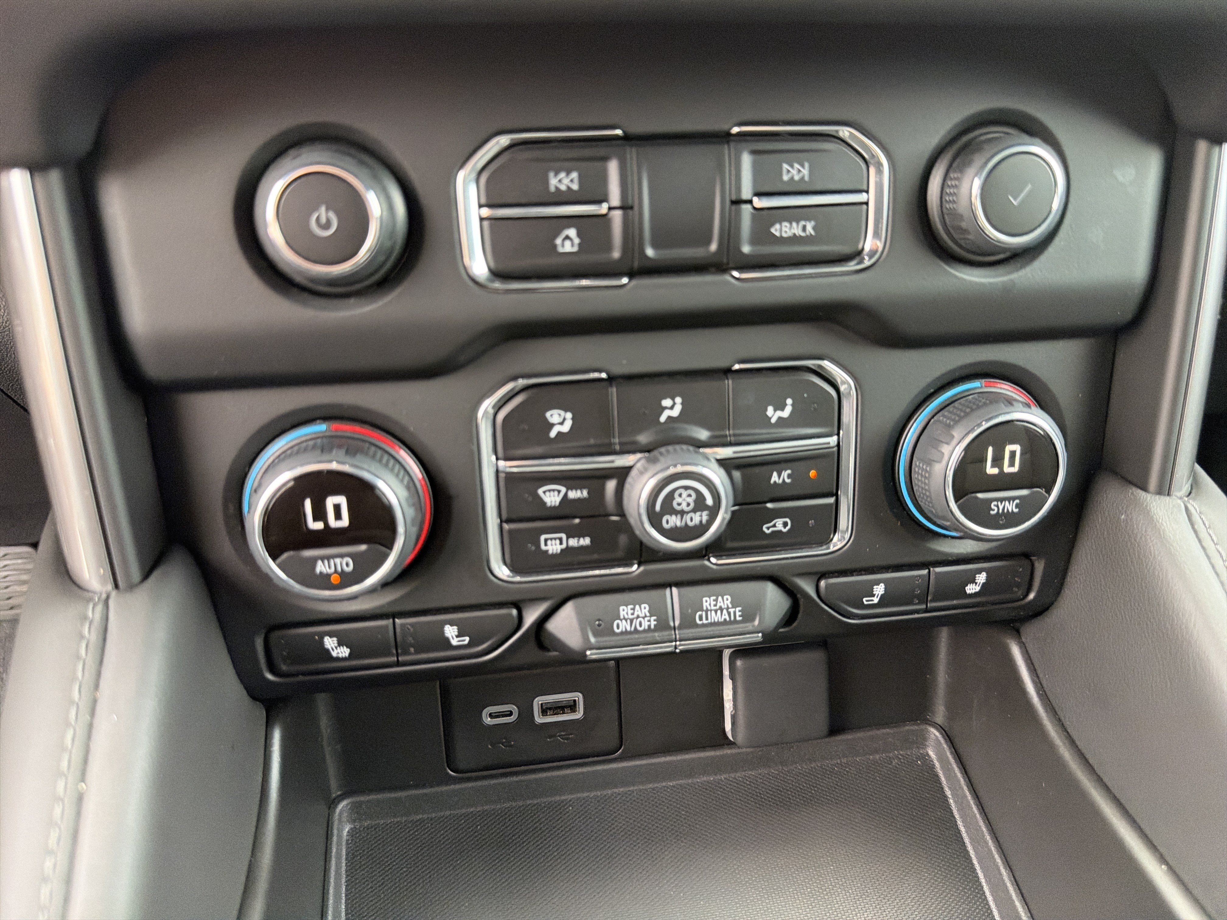 Used 2024 Chevrolet Tahoe LT RWD image 37