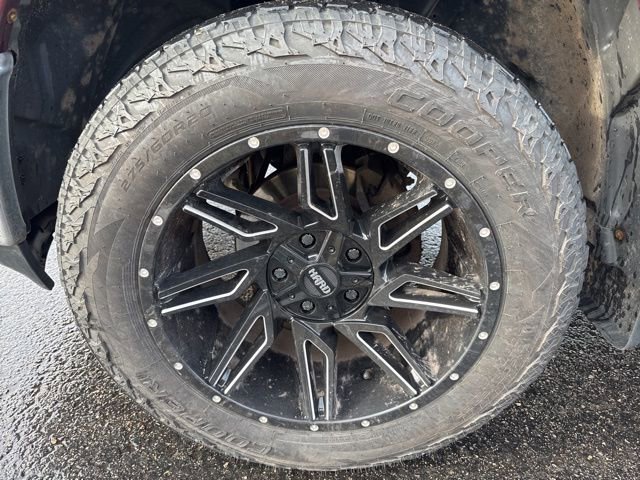 Used 2017 RAM 1500 Classic SLT image 9