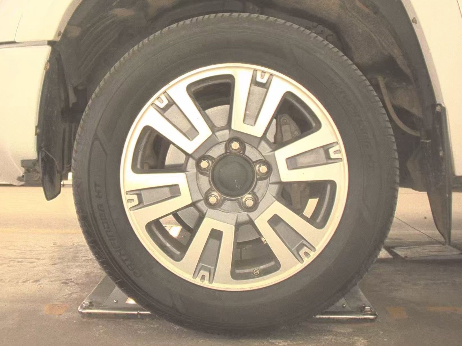 Used 2019 Toyota Tundra Platinum image 9