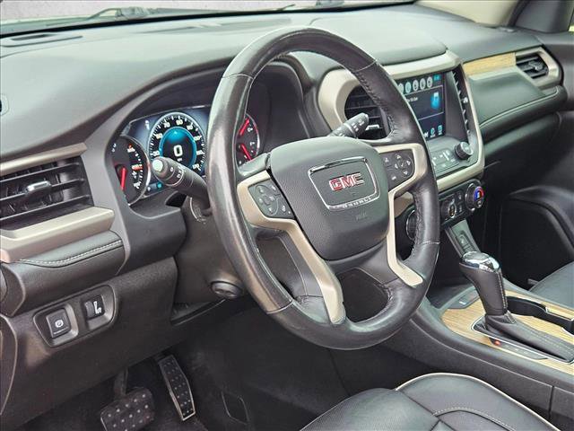 Used 2019 GMC Acadia Denali w/ Technology Package FWD image 10