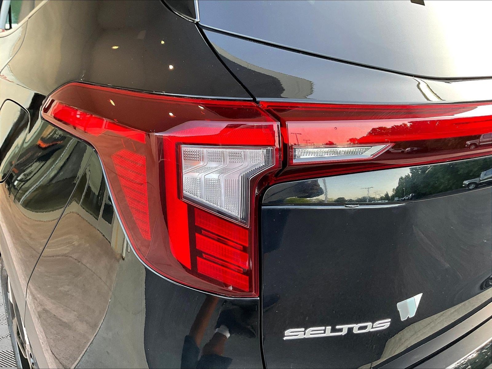 Used 2024 Kia Seltos EX AWD/4WD image 22