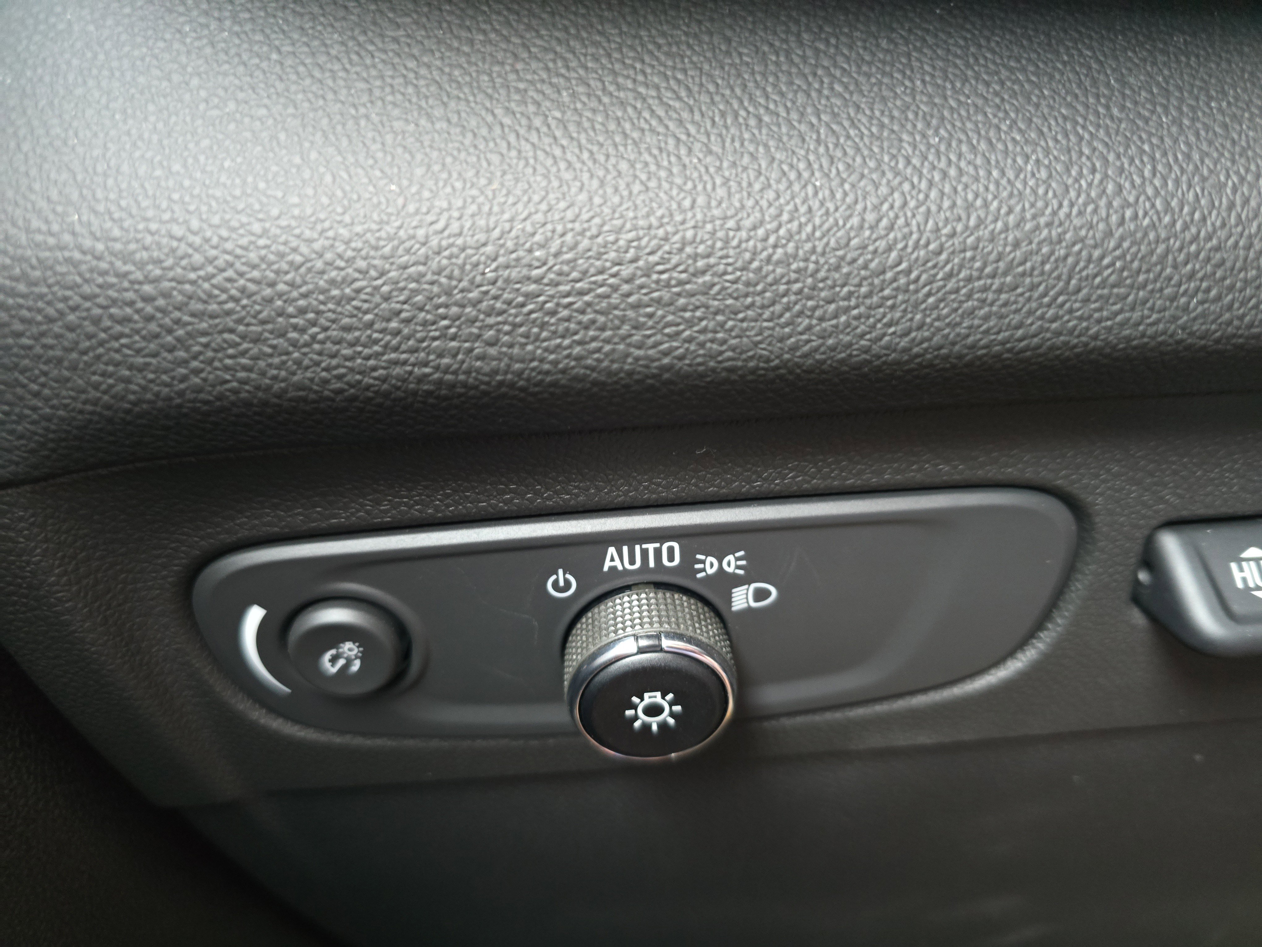 Used 2023 Buick Envision Essence w/ Technology Package I AWD/4WD image 22