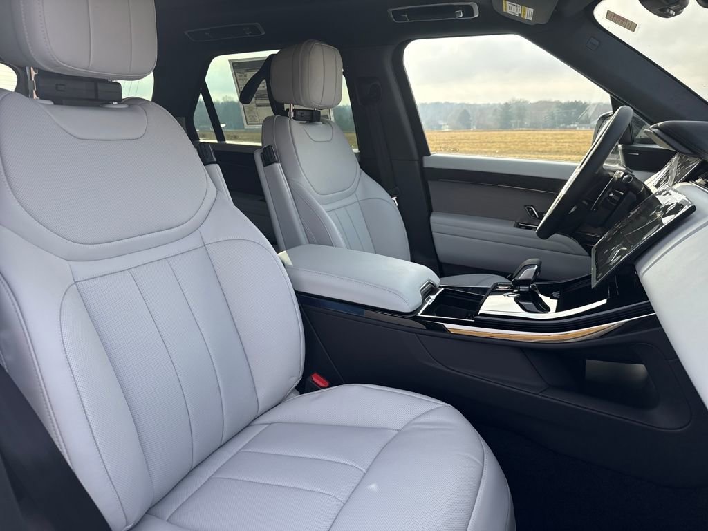 New 2026 Land Rover Range Rover Sport SE AWD/4WD image 13