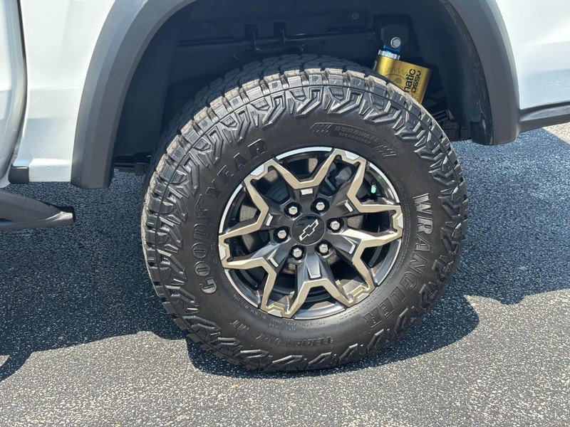 Used 2024 Chevrolet Colorado ZR2 AWD/4WD image 9