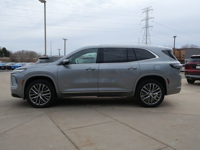 Used 2025 Buick Enclave Avenir AWD/4WD image 4