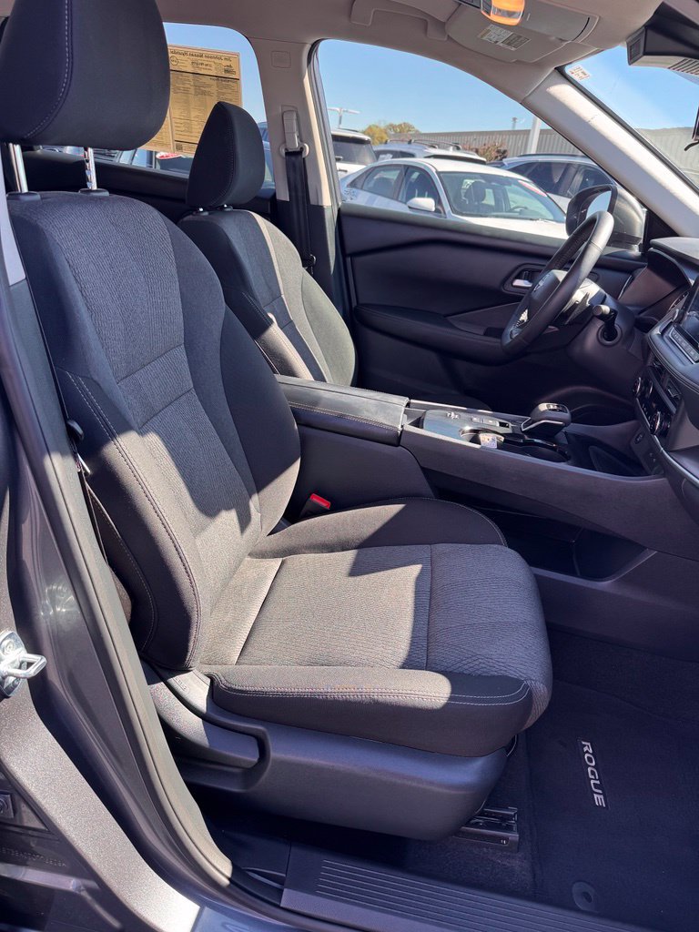 Used 2026 Nissan Rogue SV w/ Cold Weather Package FWD image 11
