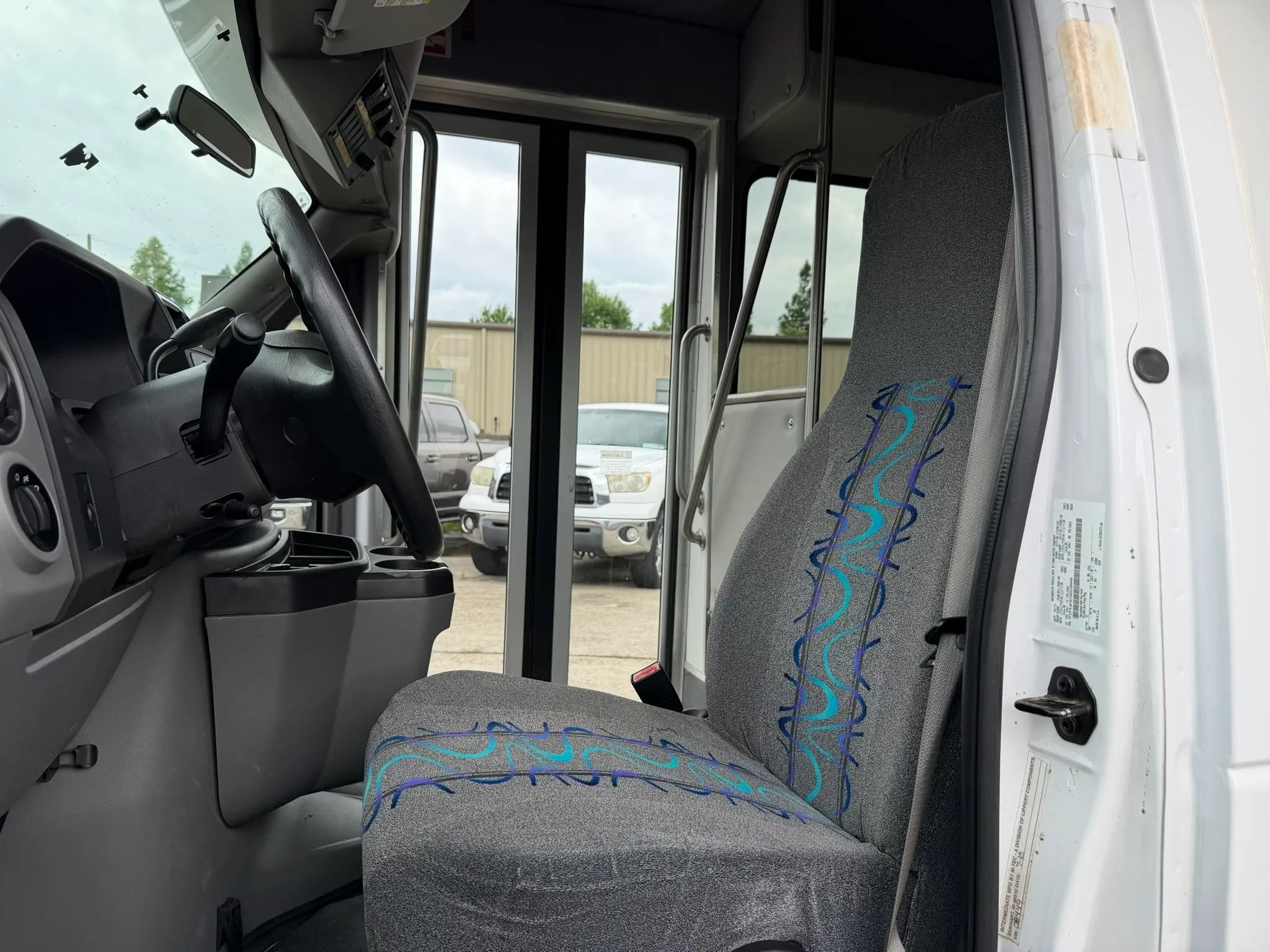 Used 2016 Ford E-450 and Econoline 450 Super Duty w/ Shuttle Bus Prep Package RWD image 9