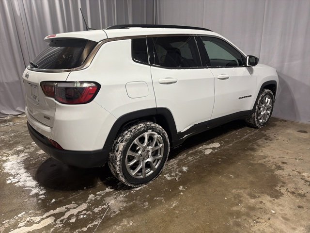 Used 2022 Jeep Compass Latitude image 8