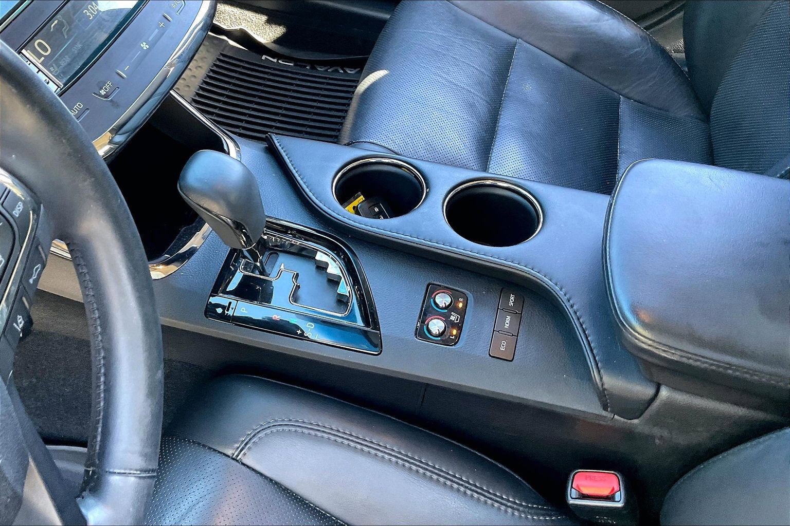 Used 2018 Toyota Avalon Limited w/ All Weather Liner Package FWD image 14