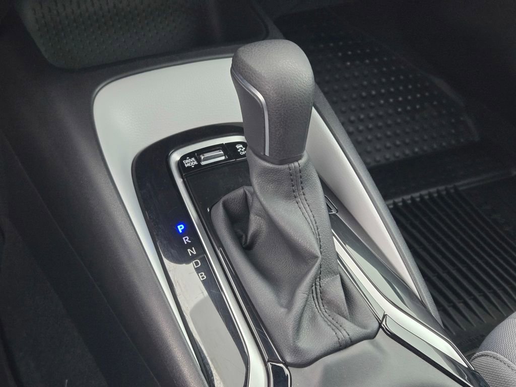 Used 2025 Toyota Corolla SE image 32