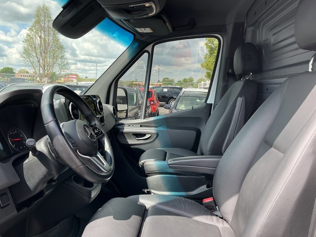 Used 2024 Mercedes-Benz Sprinter 2500 image 11