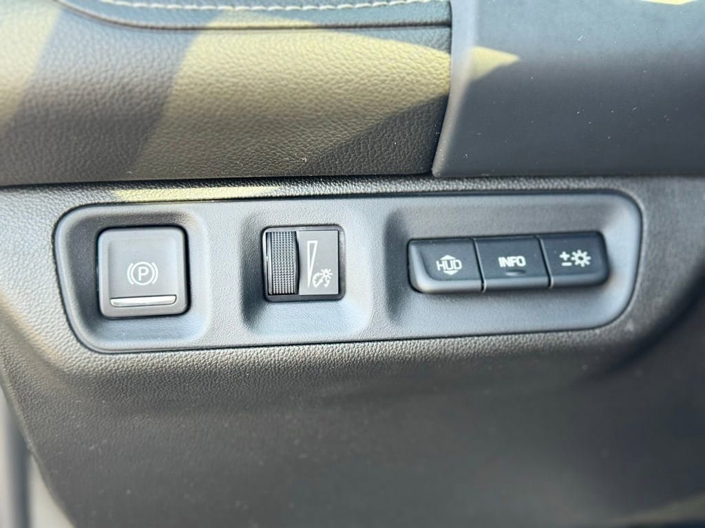 Certified 2023 GMC Acadia Denali w/ Denali Ultimate Package AWD/4WD image 21
