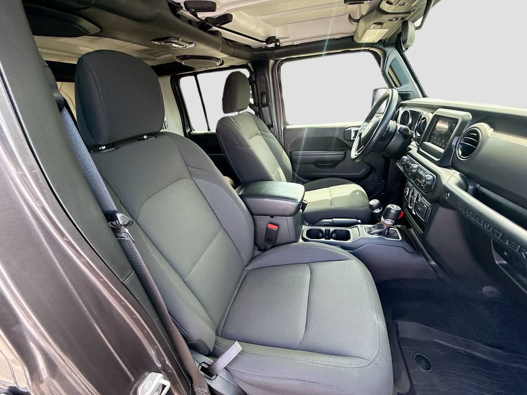 Used 2023 Jeep Wrangler Unlimited w/ Cold Weather Group AWD/4WD image 33