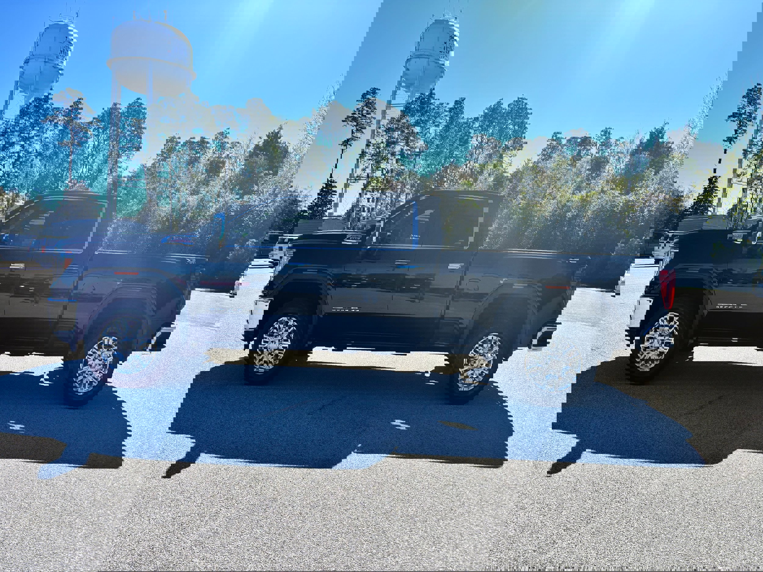 Used 2022 GMC Sierra 2500 SLT w/ SLT Premium Package image 8