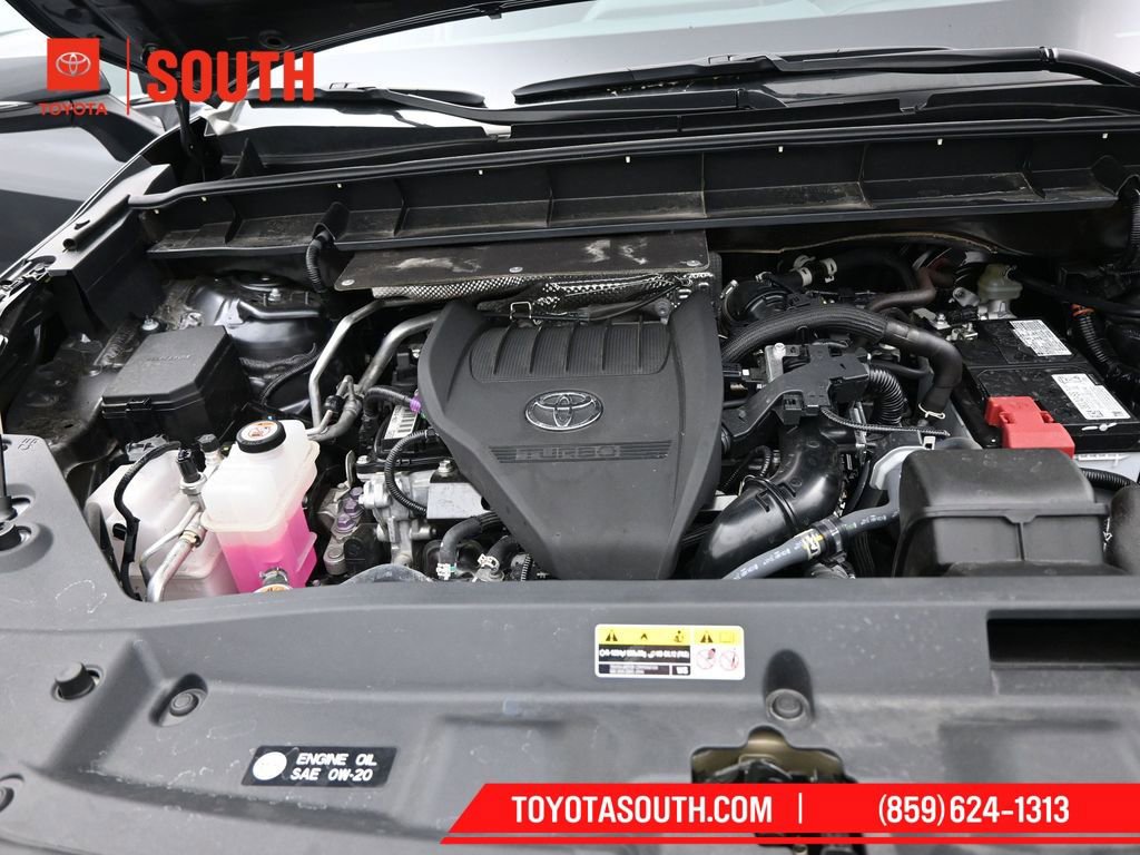 Used 2023 Toyota Highlander L image 38