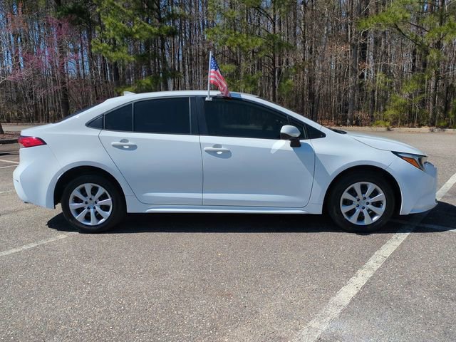 Used 2023 Toyota Corolla LE FWD image 3