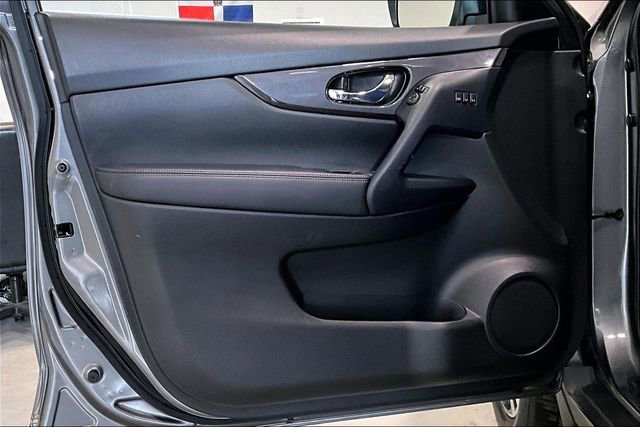 Used 2019 Nissan Rogue SV w/ Premium Package image 20