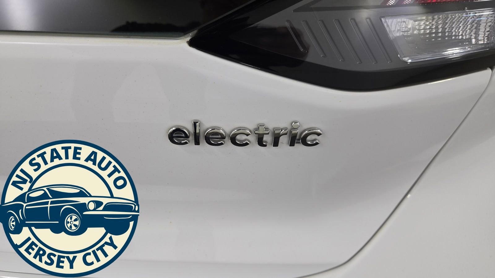 Used 2021 Hyundai Ioniq SE FWD image 28