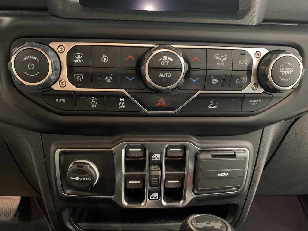 Certified 2022 Jeep Wrangler Unlimited Sahara w/ Cold Weather Group AWD/4WD image 23