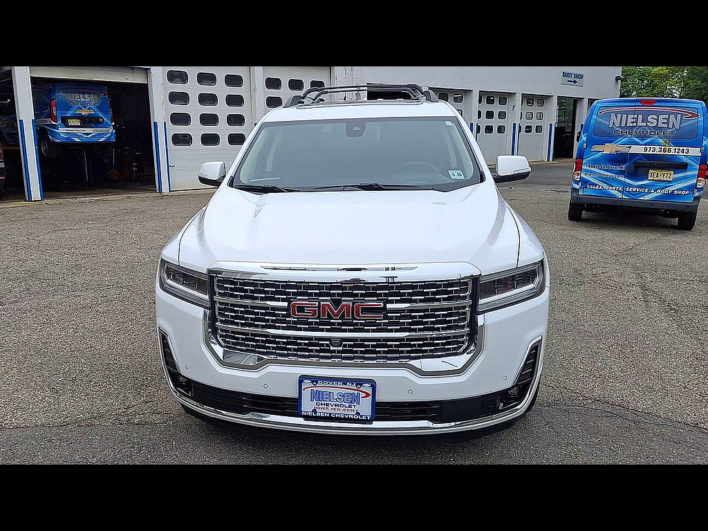 Certified 2023 GMC Acadia Denali w/ Denali Technology Package AWD/4WD image 3