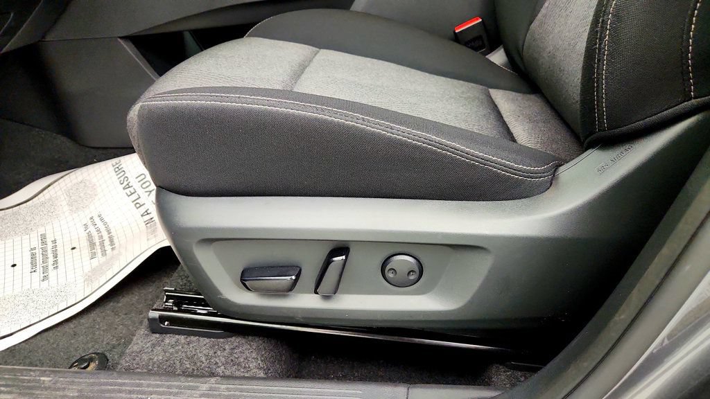 Used 2026 Nissan Rogue SV FWD image 11