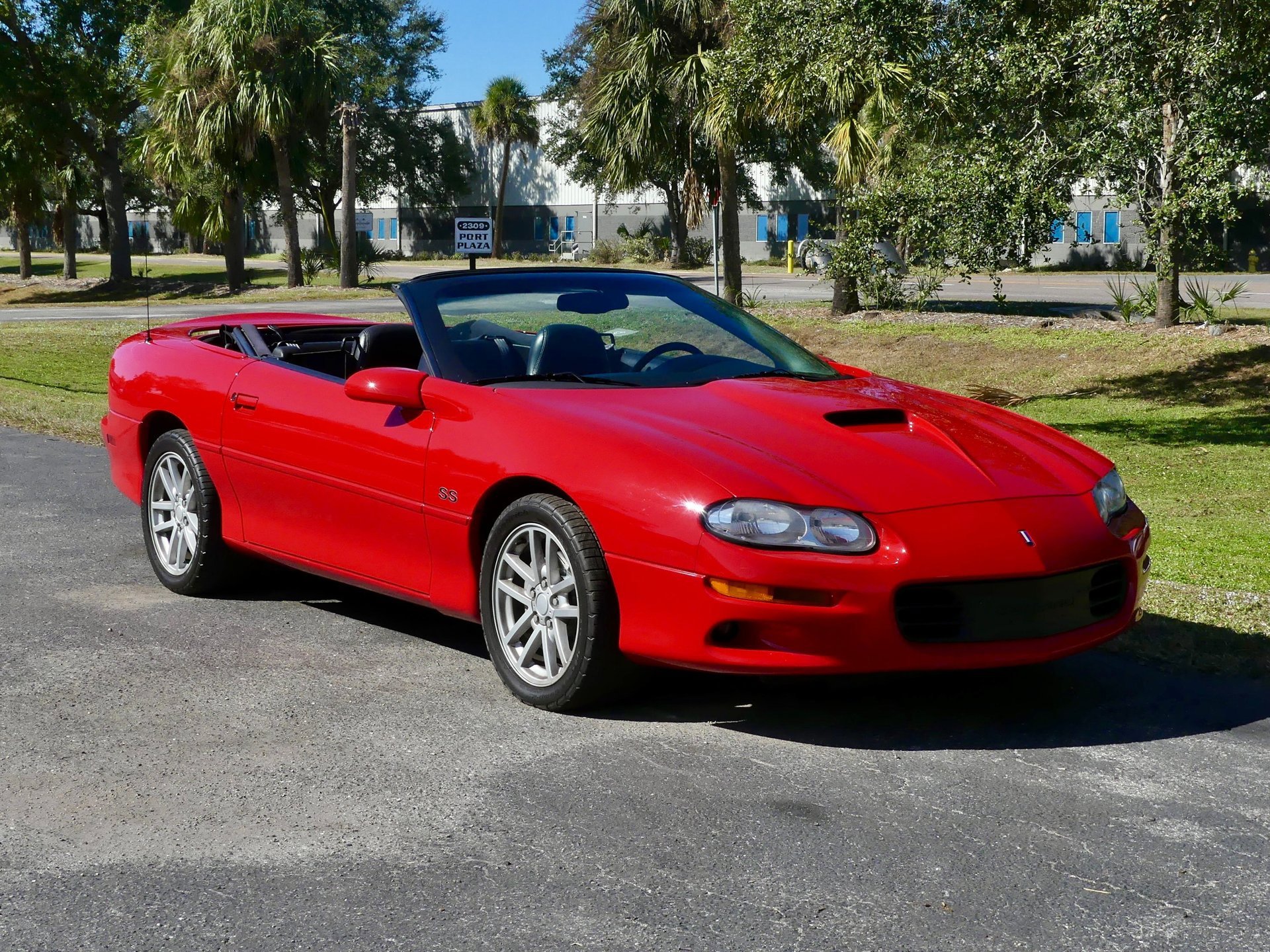 Used 2000 Chevrolet Camaro Z28 w/ SS Performance/Appearance Pkg image 29