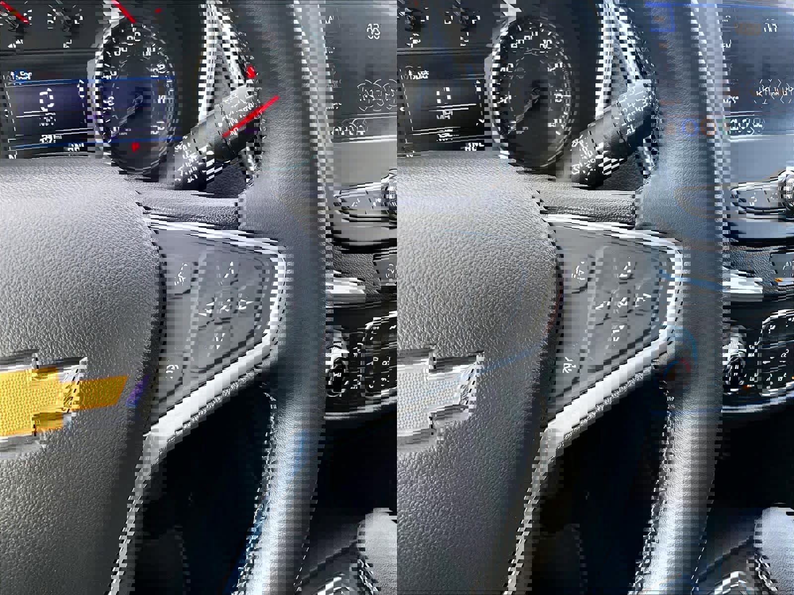 Used 2023 Chevrolet Equinox LT image 24