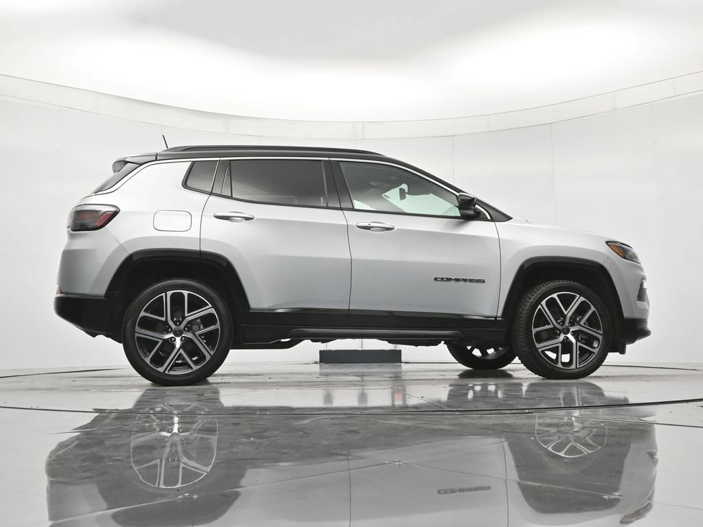 Used 2025 Jeep Compass Limited w/ Elite Group AWD/4WD image 41