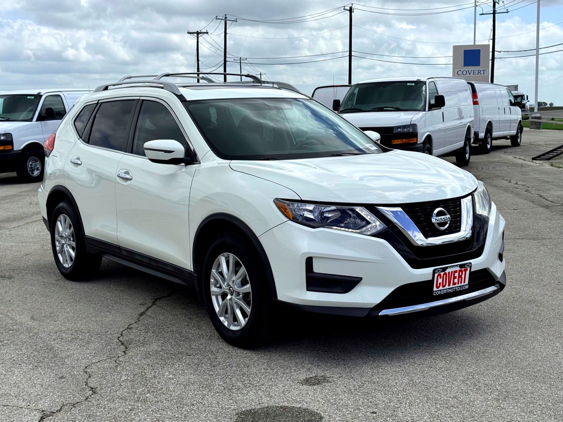 Used 2017 Nissan Rogue SV FWD image 4