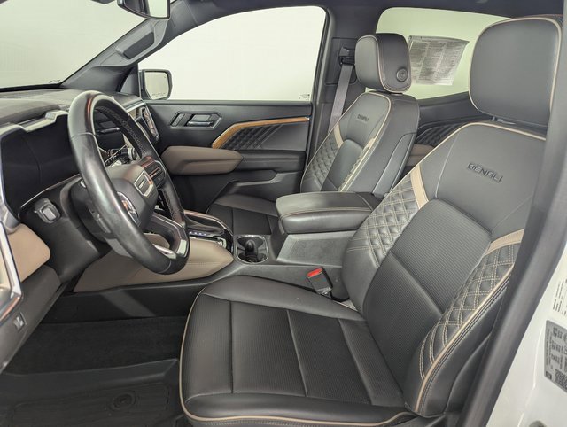 Used 2023 GMC Canyon Denali image 16